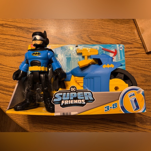 Fisher-Price Imaginext XL DC Super Friends Batman Figure with Motorcycle - Picture 1 of 13